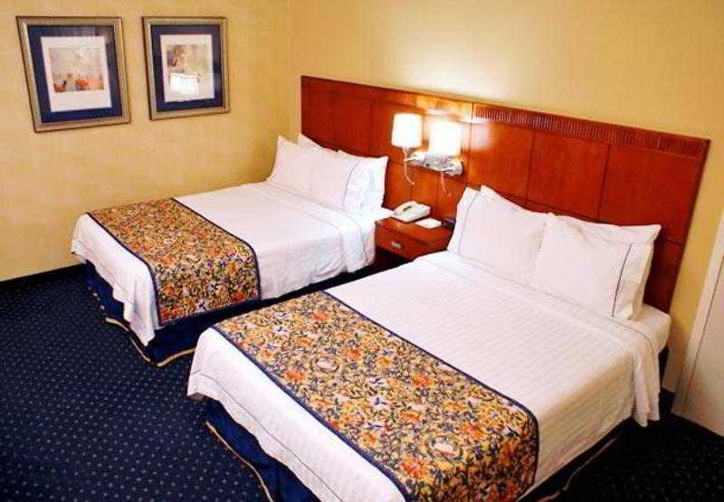 Courtyard By Marriott Atlanta Executive Park/Emory Hotel Druid Hills Room photo