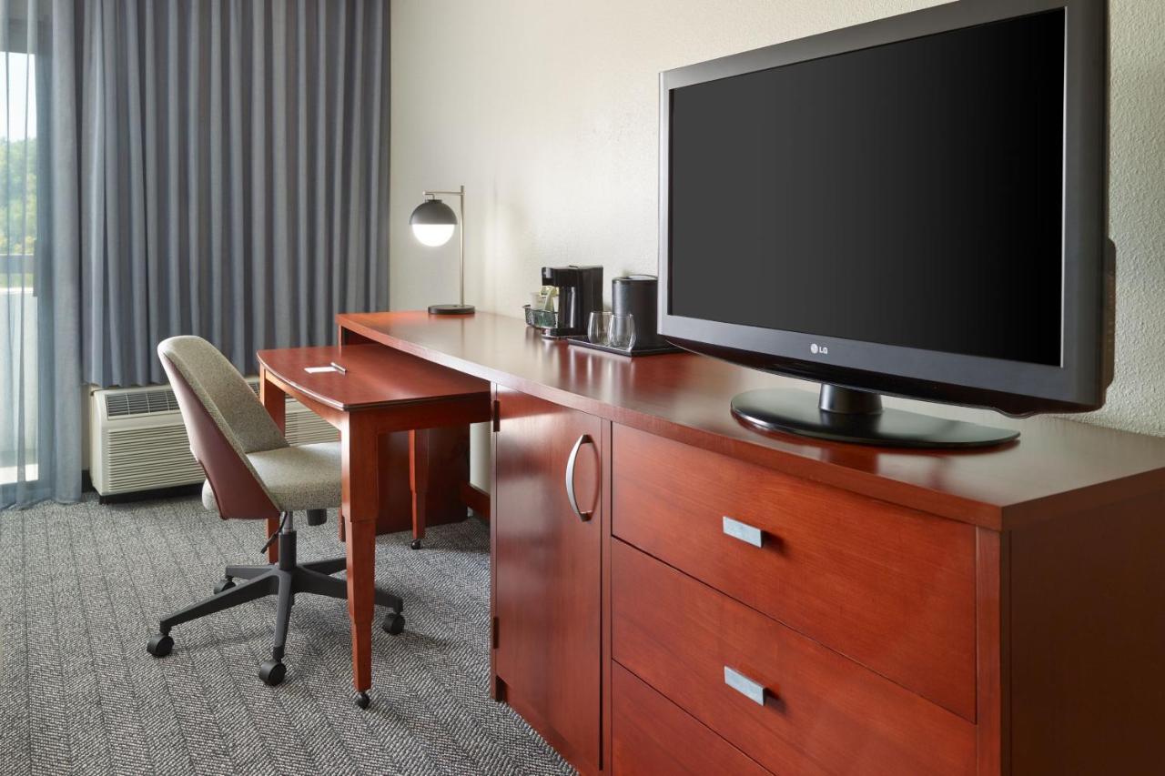 Courtyard By Marriott Atlanta Executive Park/Emory Hotel Druid Hills Exterior photo