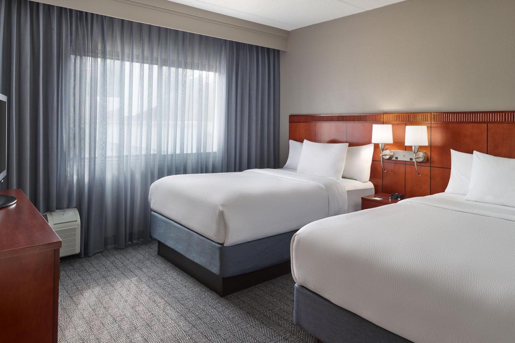 Courtyard By Marriott Atlanta Executive Park/Emory Hotel Druid Hills Exterior photo