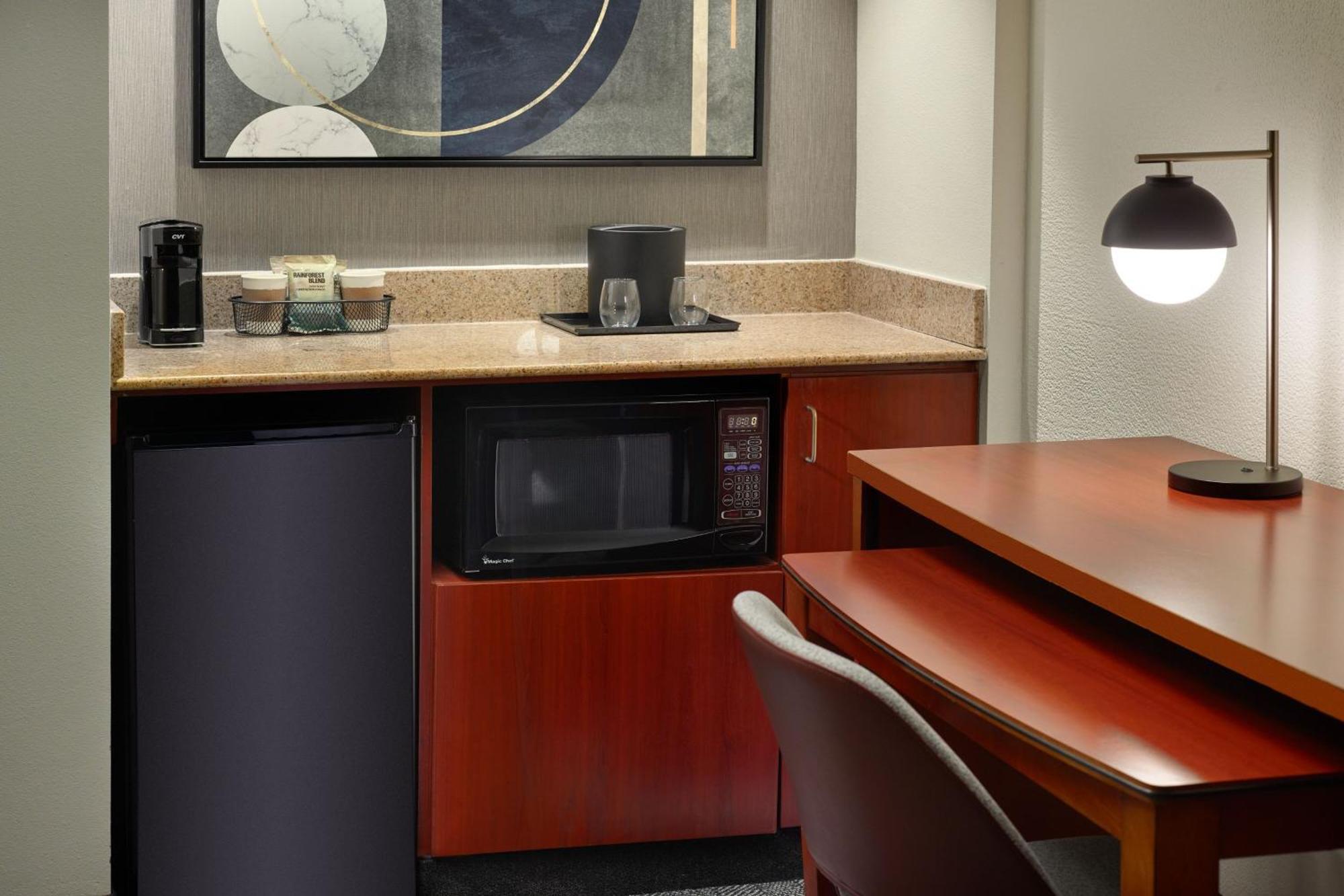 Courtyard By Marriott Atlanta Executive Park/Emory Hotel Druid Hills Exterior photo